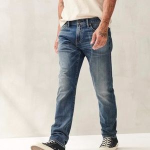 33/32 Men's Lucky Brand Slim Jeans